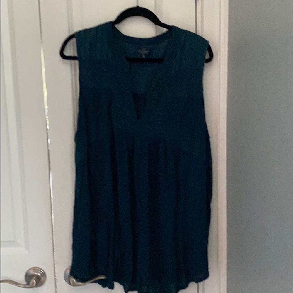 Teal sleeve shirt